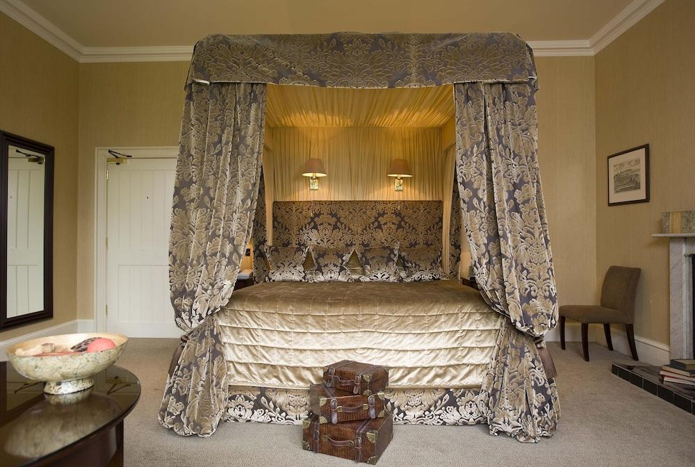 Mar Hall Golf & Spa Resort Bishopton  Exterior foto A four-poster bed