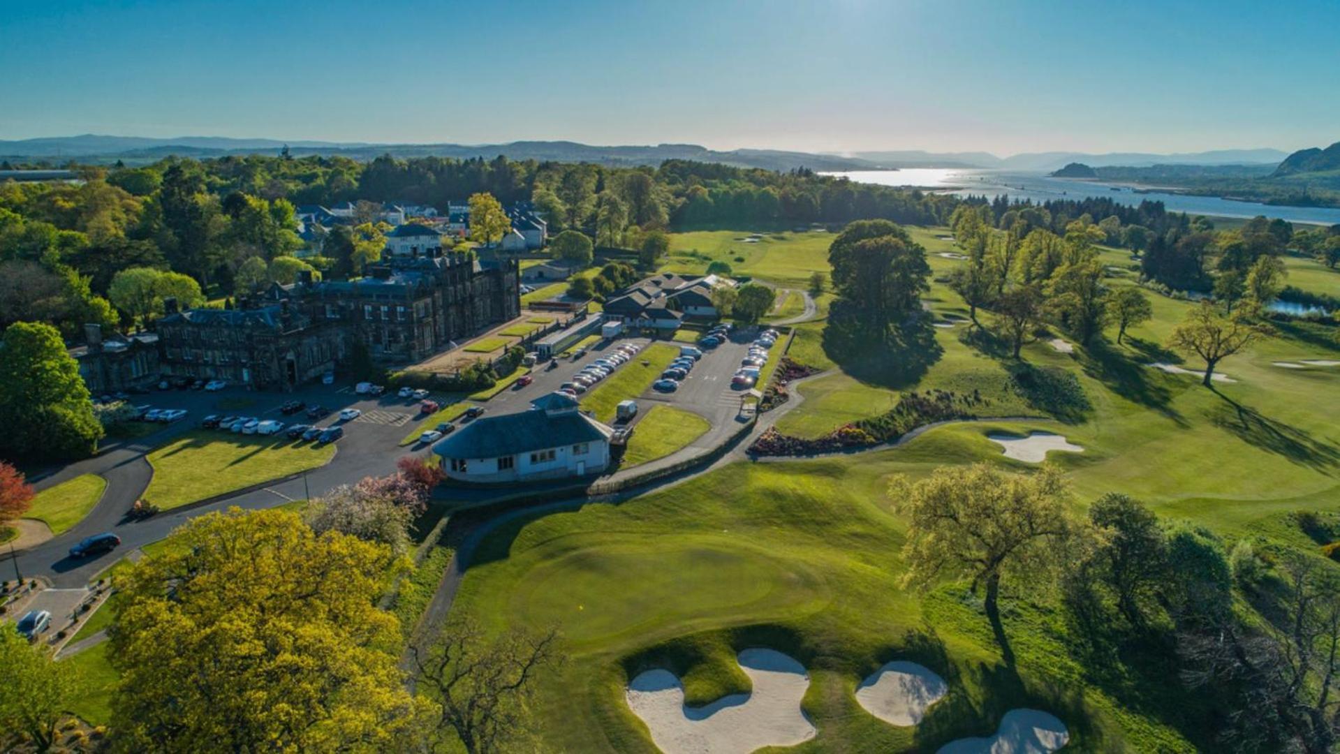 Mar Hall Golf & Spa Resort Bishopton  Exterior foto The 18th hole at the Old Course, with the clubhouse in the background