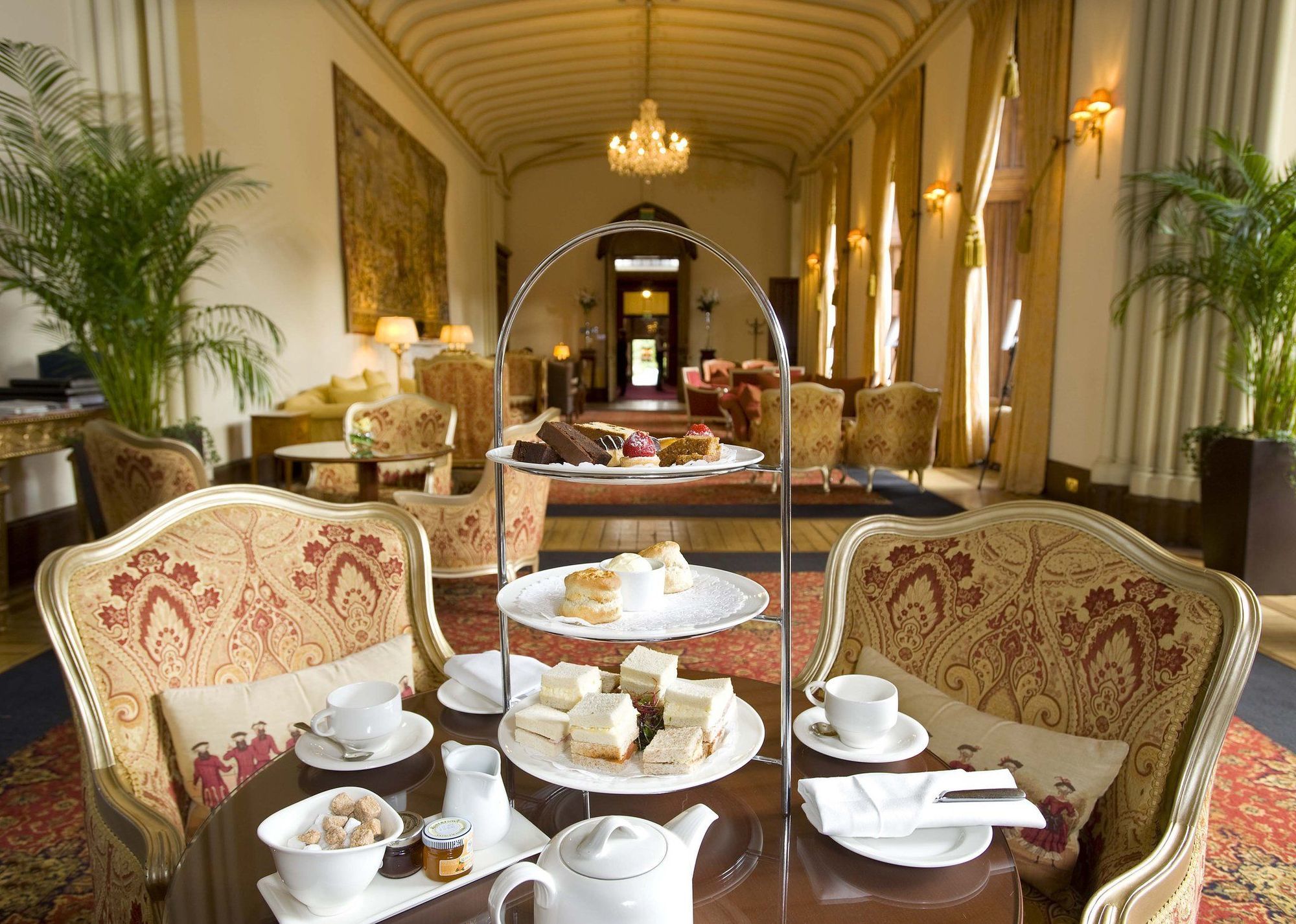Mar Hall Golf & Spa Resort Bishopton  Restaurante foto Afternoon tea at the Taj Mahal Palace Hotel, Mumbai, India